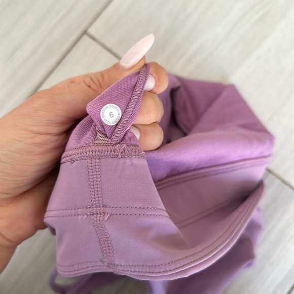COPY - Lululemon high neck bra - Picture 3 of 3